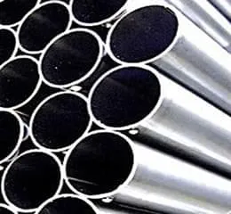 Tubos Metálicos Galvanizados e Mourões de Concreto ou Aço